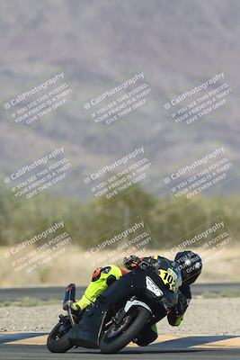 media/Oct-30-2025-Racers Edge (Thu) [[dabbdaf680]]/3-B Group/Session 5 (Turn 6)/